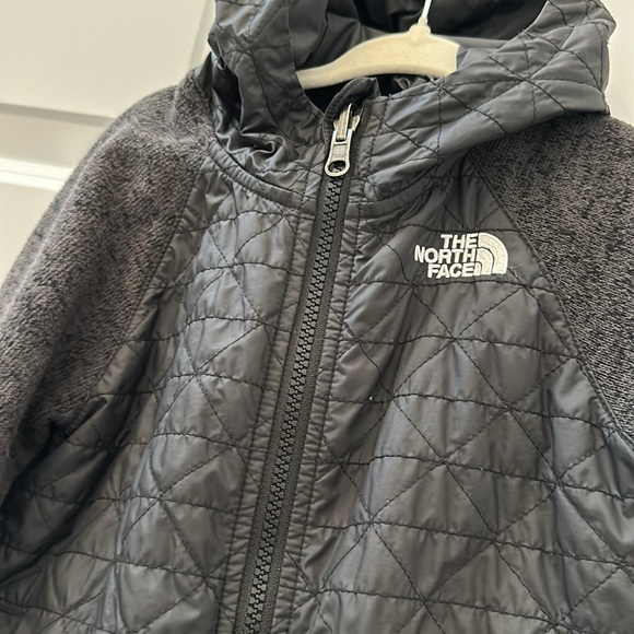 The North Face Water Repellent Quilted Sweater Fleece Jacket 4t - Picture 2 of 7